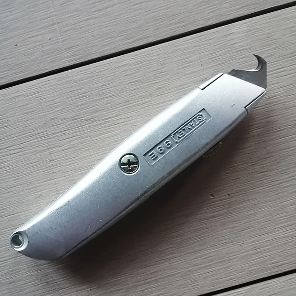 Curved Utility Knife
